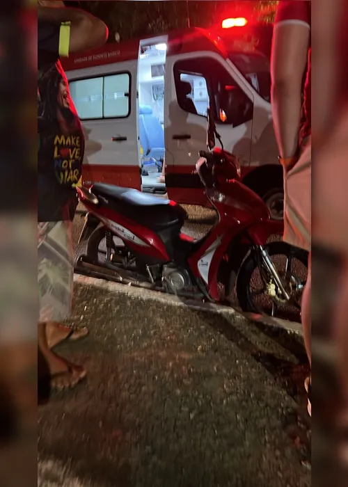 
				Motociclista morre após ser atropelado por ônibus no Tabuleiro do Martins
			
			
