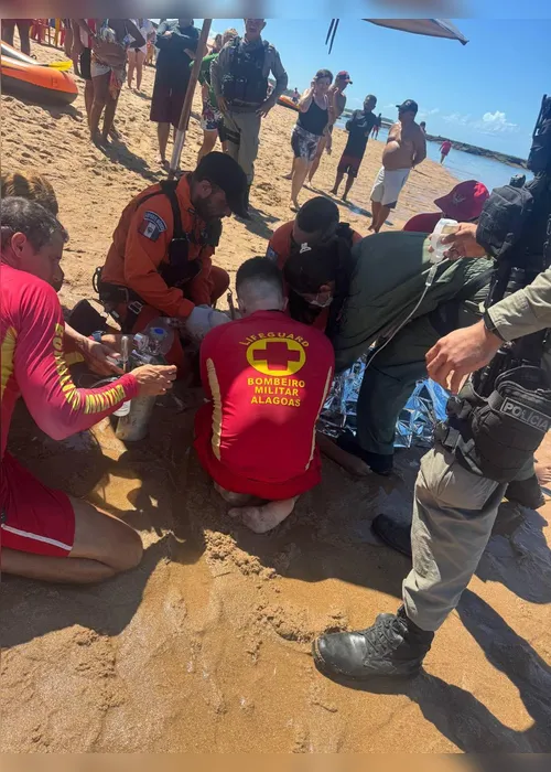 
				Mulher morre após passar mal na Praia da Sereia, em Maceió
			
			