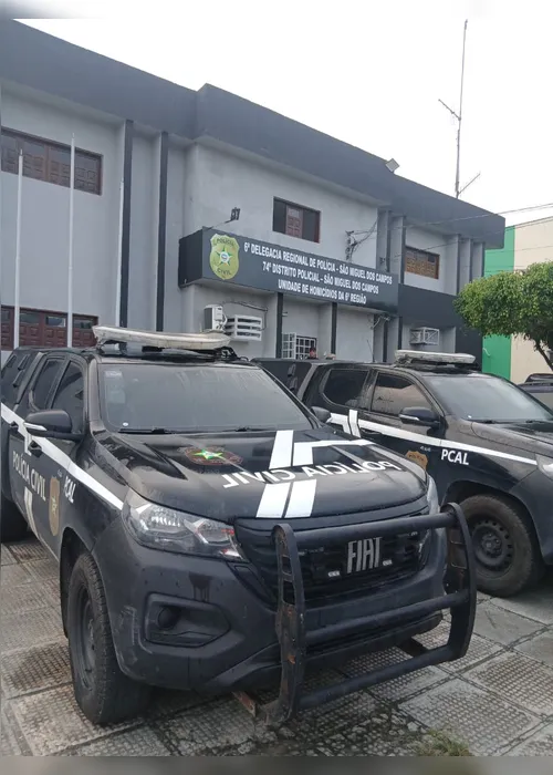 
				Operação contra facções prende três suspeitos e apreende arma e drogas em AL
			
			