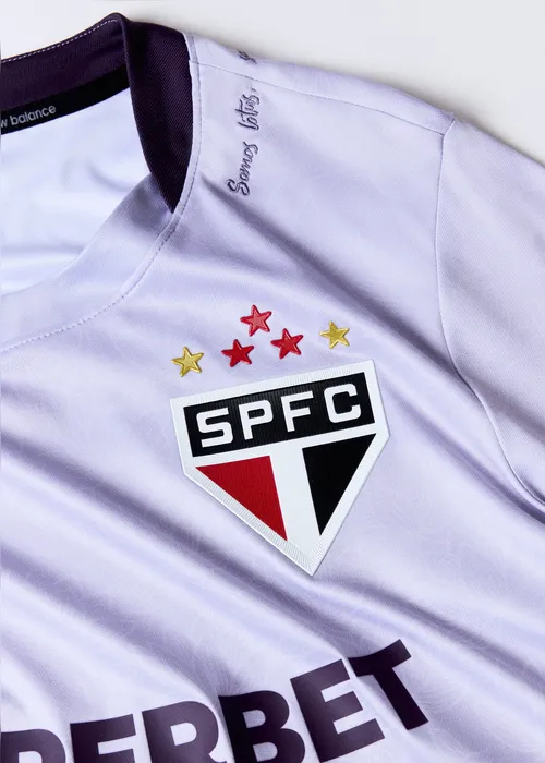 
				São Paulo apresenta camisa exclusiva para o futebol feminino; confira
			
			