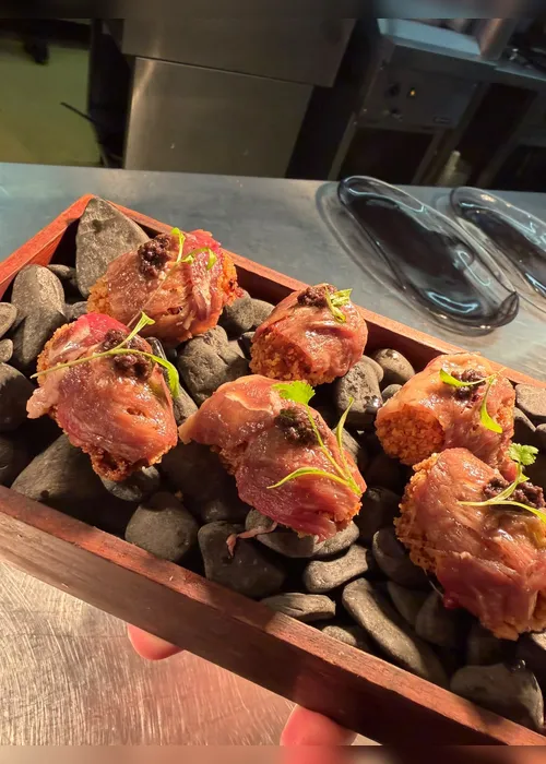 
				Toá Rooftop do Chef Vitor Generoso lança novos pratos
			
			