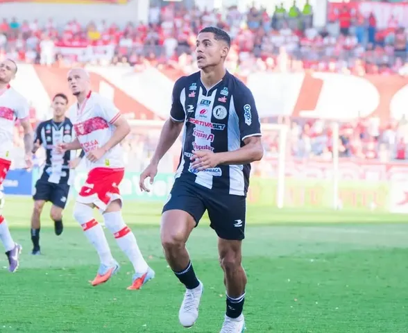 Alex Bruno desperta interesse nacional, mas ASA faz jogo duro por atacante