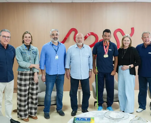 Após três ouros, William Costa é recebido por Lyra na Casa da Indústria