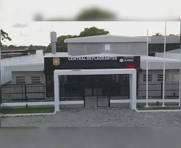 Arma e munições são apreendidas após fuga de suspeitos em área de mata