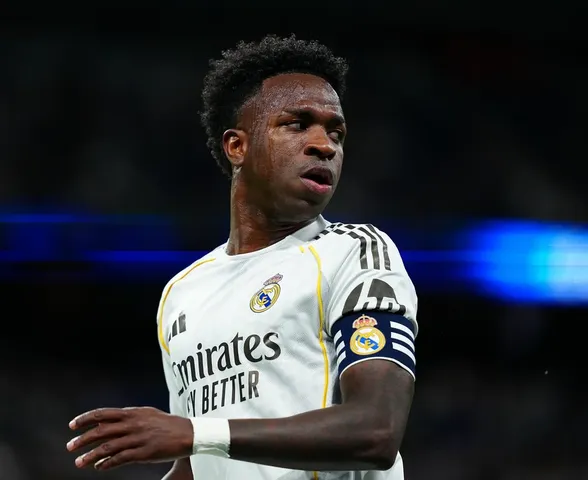 Arsenal prepara força-tarefa para tirar Vini Jr. do Real Madrid