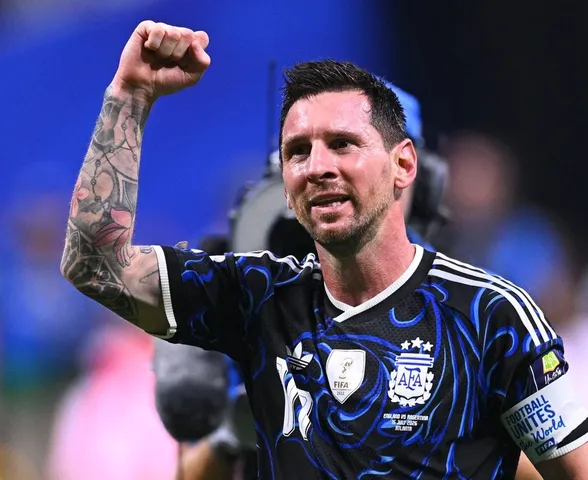Bola de Ouro faz post e "profetiza" Lionel Messi como Melhor do Mundo