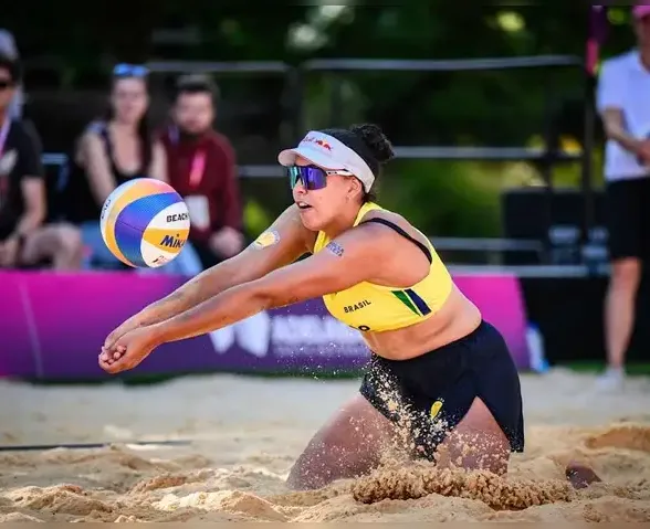 Campeã olímpica no vôlei de praia, Duda Lisboa faz pausa nas competições