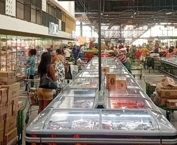 Churrasco, café da manhã e almoço em família movimentam supermercados no Dia dos Pais