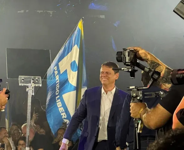 Convenção confirma Tarcísio como candidato à reeleição em SP