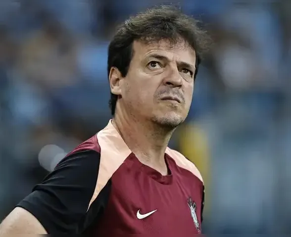 Fernando Diniz é denunciado pelo STJD e pode desfalcar o Corinthians