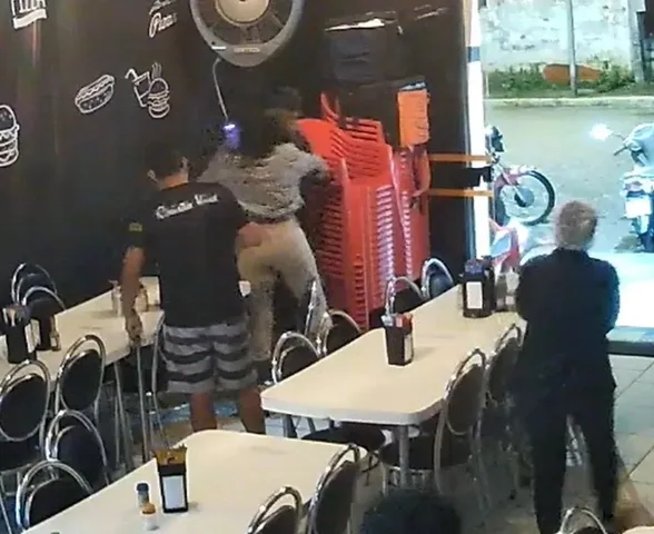 Homem agredido e baleado na cabeça pelo namorado da ex segue internado
