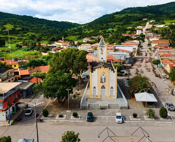 Homem morre e seis pessoas são hospitalizadas após suspeita de intoxicação em feira