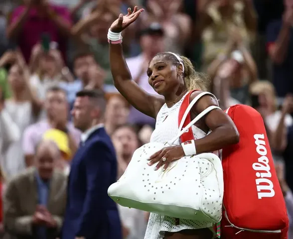 Lesão tira Serena Williams do torneio de duplas em Wimbledon