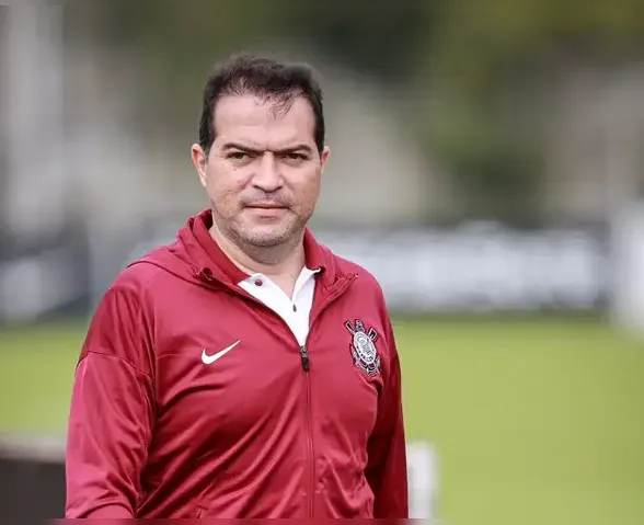 Marcelo Paz reconhece problemas no gramado da Neo Química Arena e anuncia medidas