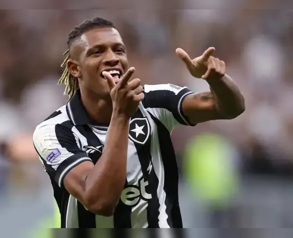 Palmeiras dá nova 'cartada' por Danilo e sobe oferta milionária ao Botafogo