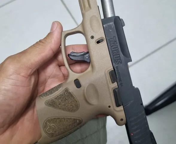 Pistola é apreendida após suspeito de matar adolescente morrer em confronto em Murici