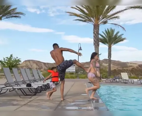 Polícia vai à casa de rapper após ele chutar a esposa grávida na piscina; vídeo