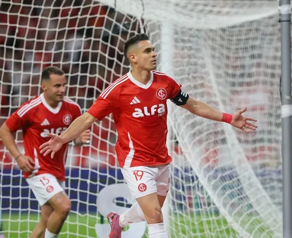 Rafael Borré deixa Internacional e assina novamente com o River Plate