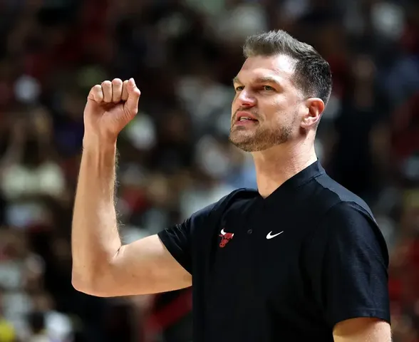 Tiago Splitter comemora primeira vitória no comando do Chicago Bulls