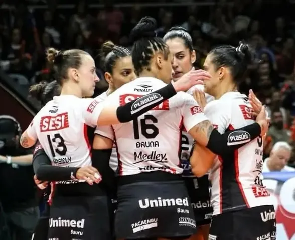 Times da Superliga disputam torneio preparatório em Foz do Iguaçu