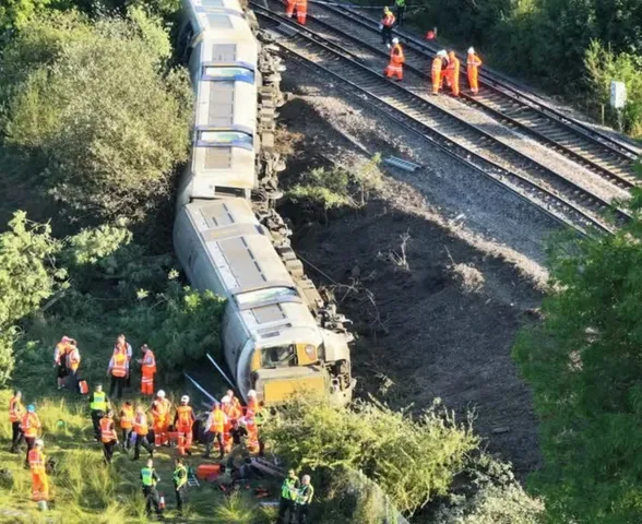 Trem descarrila na Inglaterra e deixa 20 feridos: "Aterrorizante"