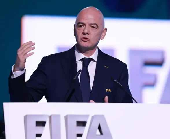 Uefa pressiona Gianni Infantino a deixar presidência da Fifa, diz jornal
