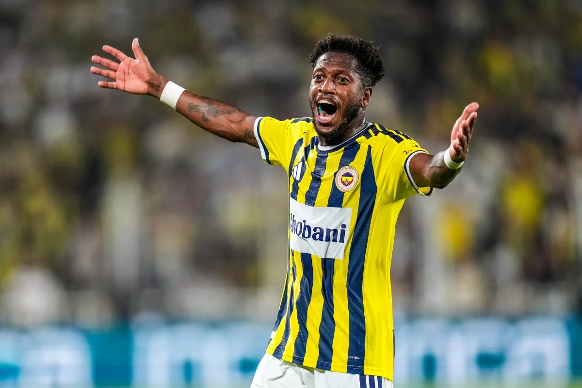 Atlético-MG anuncia contratação do volante Fred, ex-Manchester United