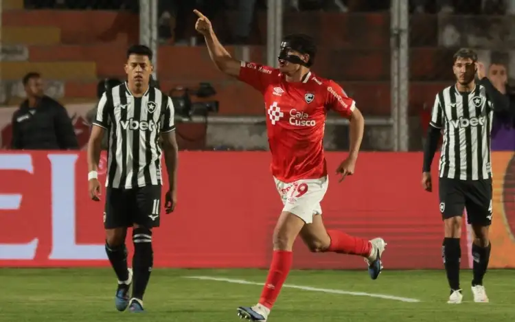 Cienciano goleia Botafogo e provoca nas redes: 'Baile'