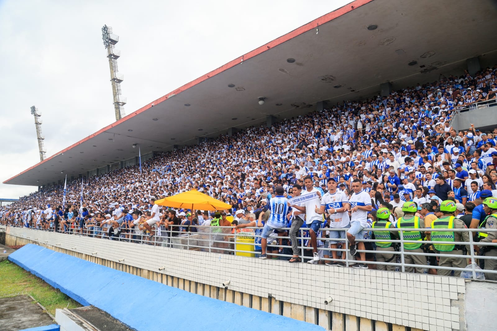 Com mais de 11 mil torcedores confirmados, CSA projeta estádio lotado para decisão