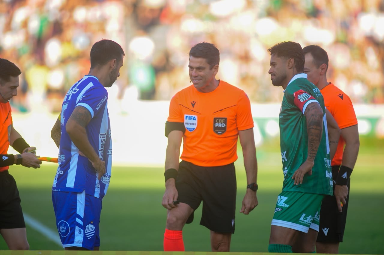 CSA e Uberlândia batalham por vaga na Série C; TV Gazeta transmite ao vivo