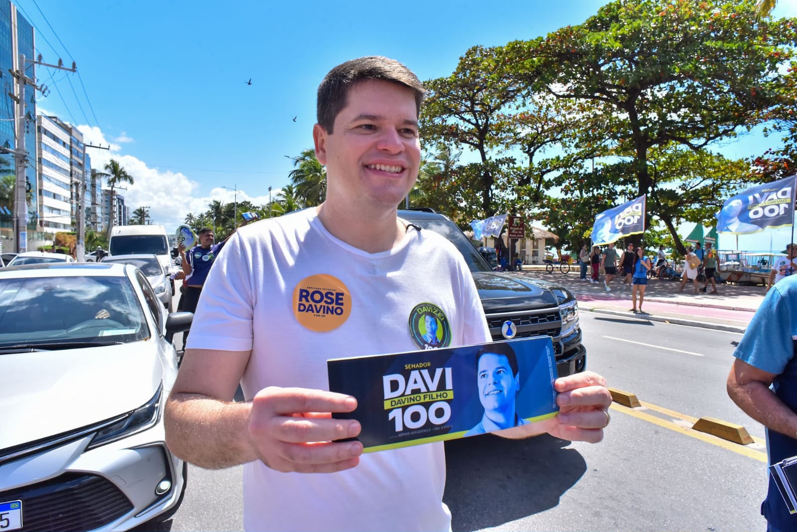Davi Davino inicia campanha nas ruas com foco em diálogo e independência política