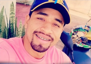 Jovem morre após bater motocicleta contra cavalo solto na AL-210