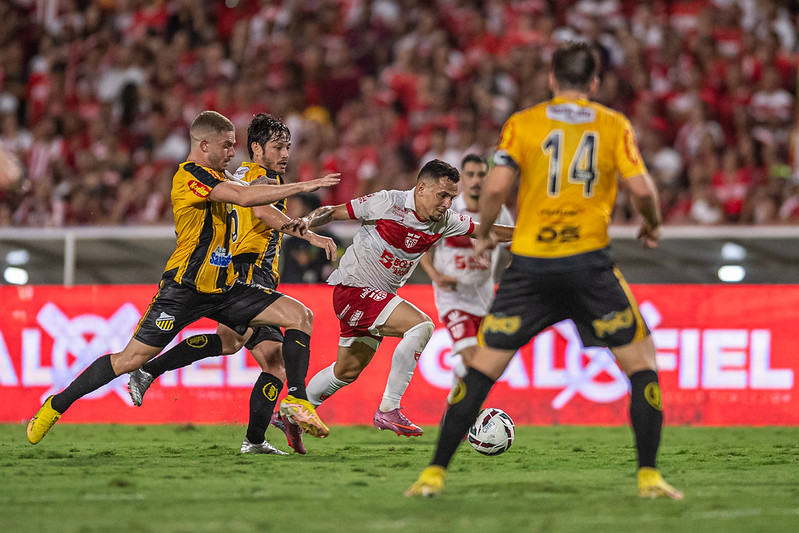 O empate passou pelo xadrez tático