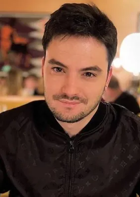Felipe Neto lamenta ter divulgado bets: "Burro e ganancioso"