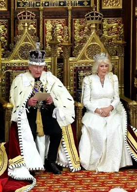 Rainha Camilla revela impacto do câncer de Charles III: "Foi difícil"