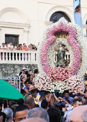 Fé e tradição levam devotos às ruas de Maceió na procissão de Nossa Senhora dos Prazeres