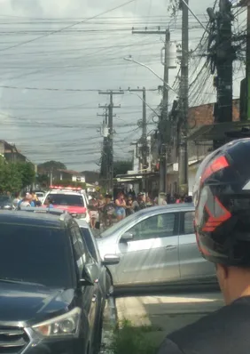 Homem é morto a tiros após ser chamado por dupla no Clima Bom