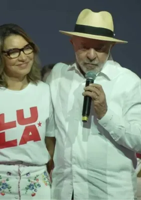 Lula comete gafe durante evento e confunde Janja com a ex-mulher Marisa
