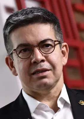 Randolfe admite que 6x1 não será votada antes do 1º turno e culpa Flávio