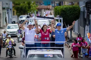 Renan Calheiros e Renan Filho fazem carreata com aliados em Atalaia