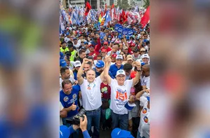 Renan Calheiros reúne apoiadores na orla de Maceió a uma semana da eleição