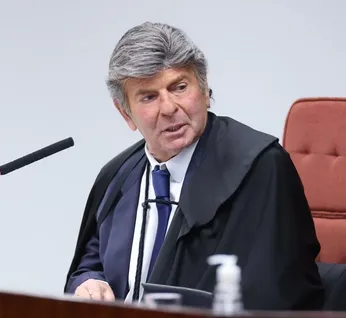 Fux derruba decisão de Dino sobre posts envolvendo Nossa Senhora