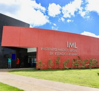 Homem é morto a tiros e mulher fica ferida em ataque de suspeitos encapuzados na B. S. Miguel