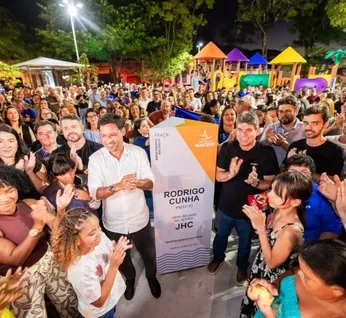 Praça Nossa Senhora das Graças é revitalizada e ganha parque infantil na Levada