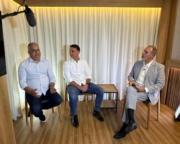 À TV Gazeta, Flávio e Alfredo prometem manter Bolsa Família e enfrentar facções