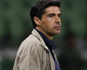 Abel Ferreira ganha efeito suspensivo e comanda o Palmeiras