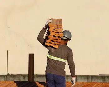Pedreiro lidera registros de acidentes de trabalho entre ocupações identificadas em Alagoas