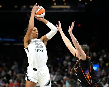 A'ja Wilson marca 38 pontos e o Aces atropela o Fever por 102 a 85 no Jogo 1