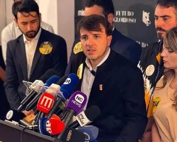 Após ter redes sociais suspensas, Renan Santos pede ajuda de apoiadores
