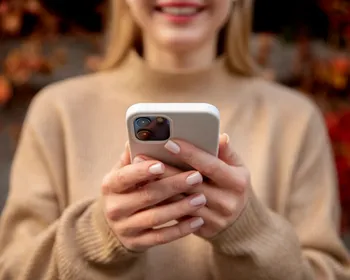 Apple lança novos iPhones nesta quarta com expectativa por modelo dobrável